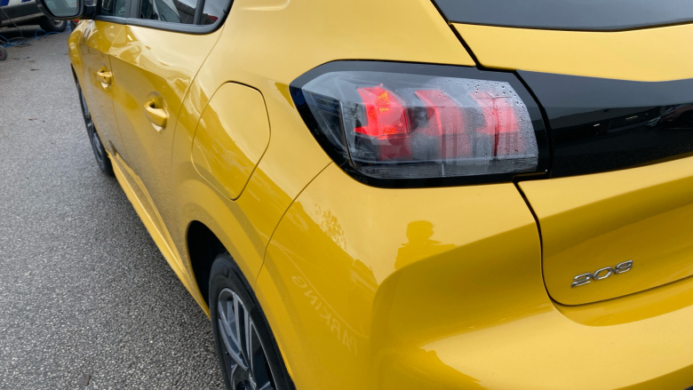 Peugeot 208 1.2 PureTech Active Premium + 5dr Petrol Hatchback